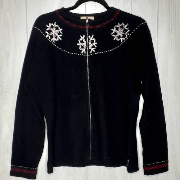 Woolrich Sweaters - Woolrich Black Zip front Sweater 100% Wool Snowflake Embroidery Size M